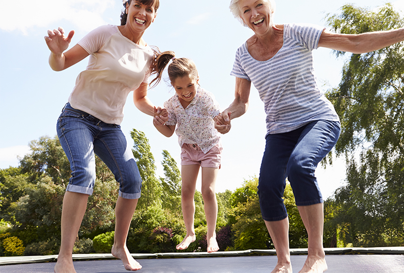 women-jumping-trampoline-urinary-incontinence